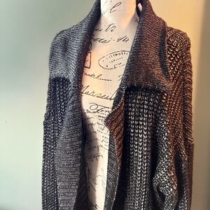 Women’s Sweater Long Length  2 2X 18-20 Torrid NWT Black and Silver